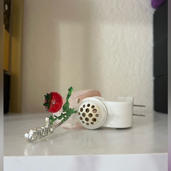 BBW Wallflower Plug In Pink Champagne Glass with Gold Cheers Stirrer - Picture 4 of 4